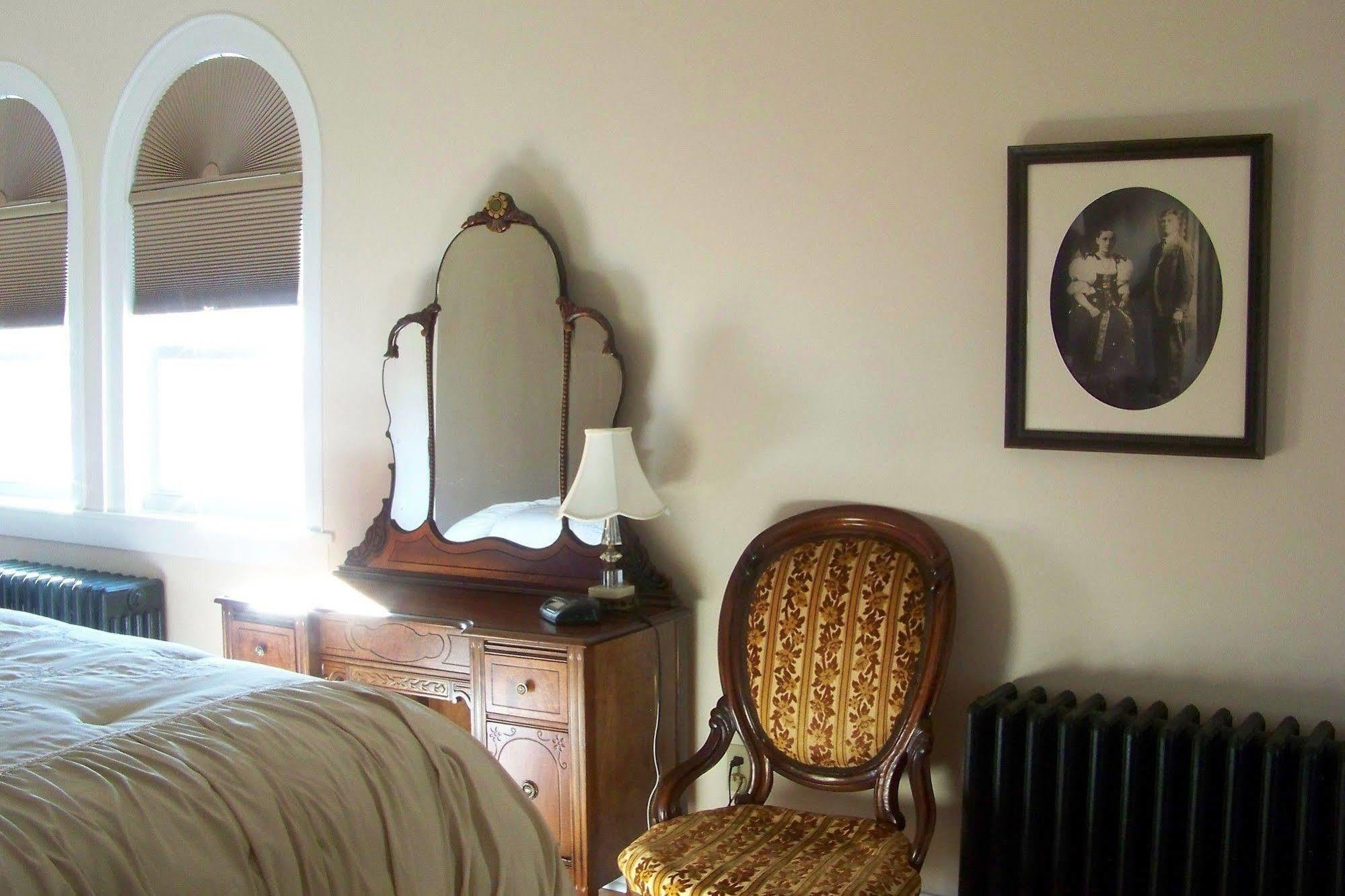 Connellsville Bed And Breakfast Exteriör bild